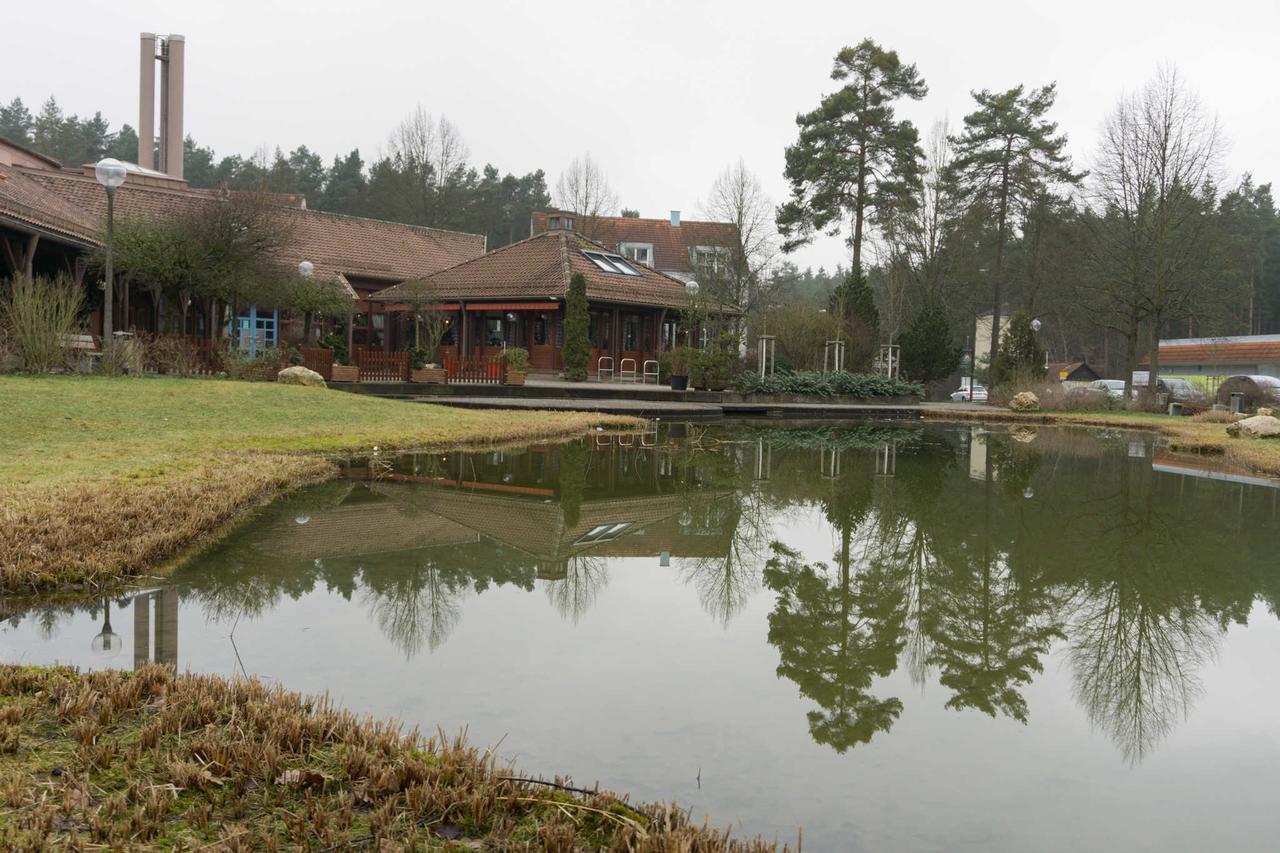 Weiher - Naehe Nuernberg / Messe * Schwanstetten